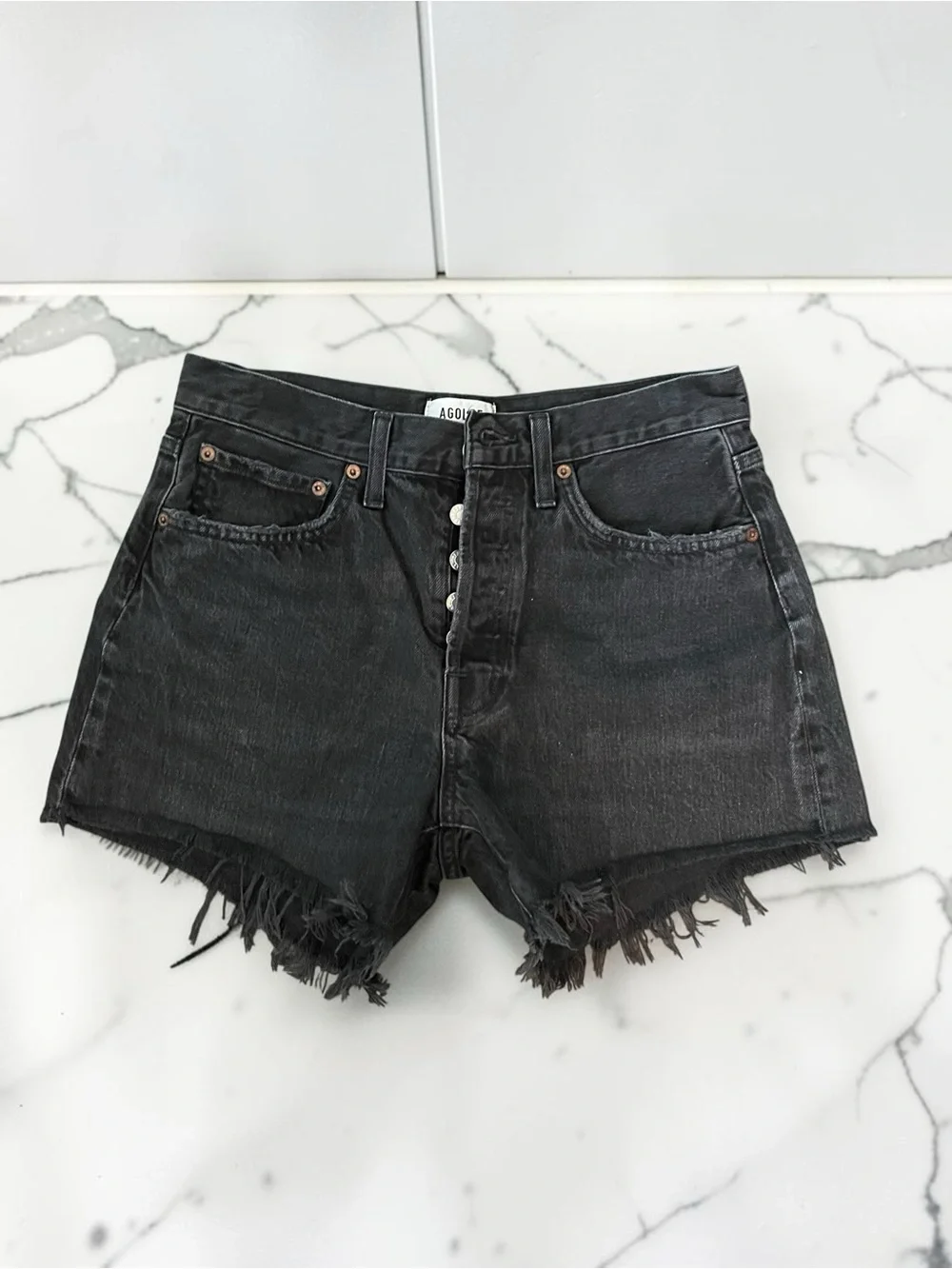 AGOLDE Parker Long Fright Black Denim Shorts Size 26 Button Fly Raw Hem